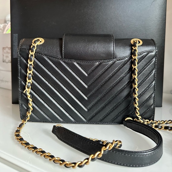 Chanel Collar and Tie Flap Bag Chevron Sheepskin Mini Gold Metal Black Handbag - Picture 6 of 16